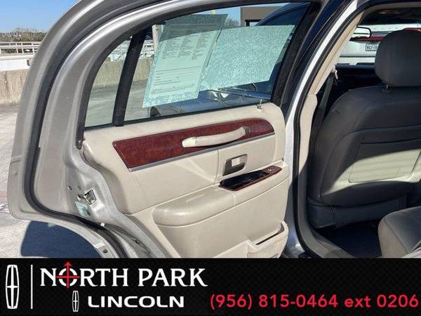 2003 Lincoln Town Car Executive - sedan - - by dealer for sale in San Antonio, TX – photo 22