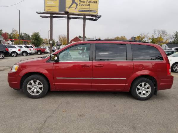 2010 Chrysler Town Country Touring - - by dealer for sale in Cedar Rapids, IA – photo 8