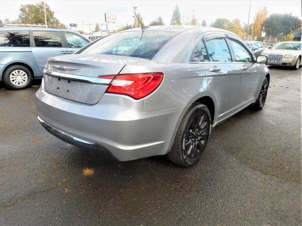 2014 Chrysler 200 LX *Sooo Nice! 30 MPG!* CALL/TEXT! - cars & trucks... for sale in Portland, OR – photo 4