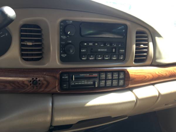 2001 Buick LeSabre 4dr Sdn Custom for sale in Rossville, KS – photo 10