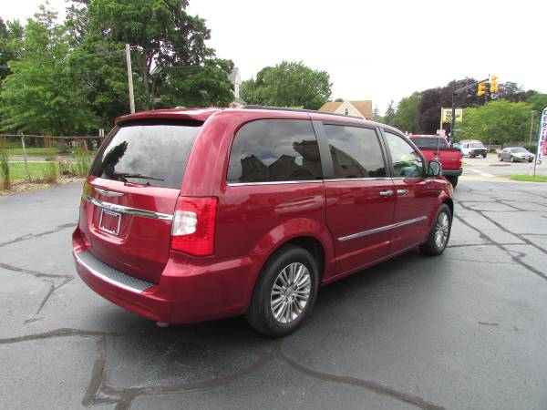 2016 CHRYSLER TOWN N COUNTRY TOURING L for sale in Galion, OH – photo 6