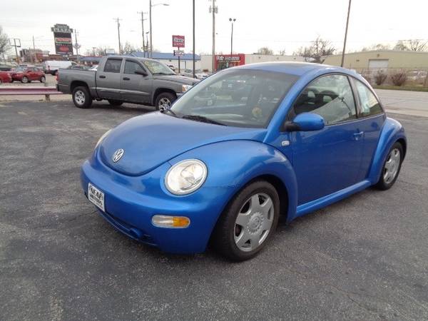 2001 Volkswagen New Beetle 2dr Cpe GLS Auto - cars & trucks - by... for sale in Marion, IA