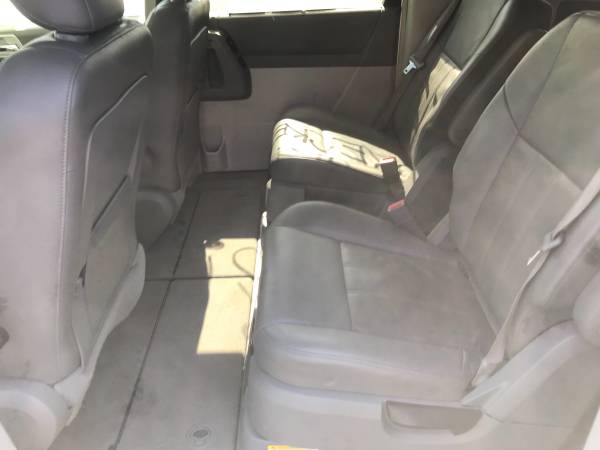 2008 Chrysler Town and Country Touring Dual DVD heated leather for sale in Jacksonville, IL – photo 6