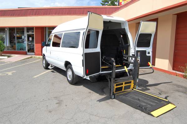 HANDICAP ACCESSIBLE WHEELCHAIR LIFT EQUIPPED VAN.....UNIT# 2261FT for sale in Charlotte, NC – photo 2