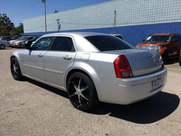 2006 Chrysler 300. - Financing Options Available! for sale in Van Nuys, CA – photo 3