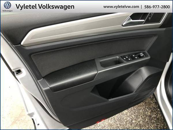 2018 Volkswagen Atlas SUV 3.6L V6 Launch Edition FWD *Ltd - cars &... for sale in Sterling Heights, MI – photo 17