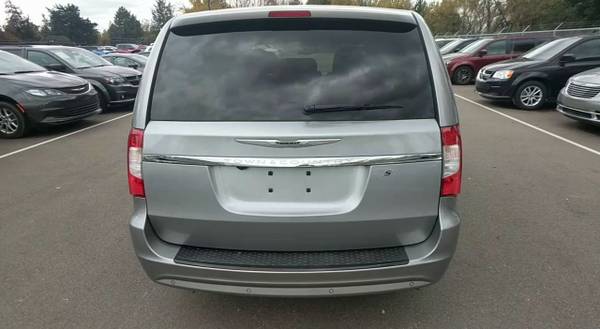 2016 Chrysler Town and Country S with 54K miles. 90 day warranty for sale in Jordan, MN – photo 3