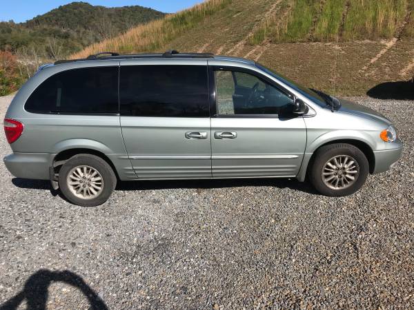 2004 Chrysler town &country for sale in Burnsville, NC