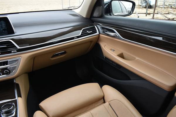 2018 BMW 750i xDrive - - by dealer - vehicle for sale in Great Neck, NY – photo 24