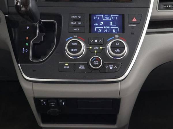 2018 *Toyota* *Sienna* *XLE Automatic Access Seat FWD 7 for sale in Tucker, GA – photo 24