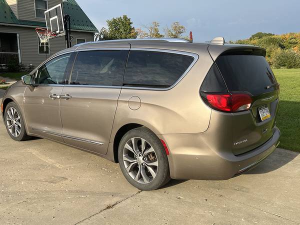 2017 Chrysler Pacifica Limited w/every option - Price Dropped - cars for sale in North East, PA – photo 4