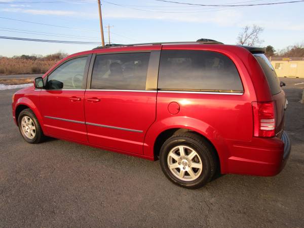 Beautiful TOWN & COUNTRY Van 2010 Chrysler Touring 1 Owner Garaged for sale in Amesbury, MA – photo 2