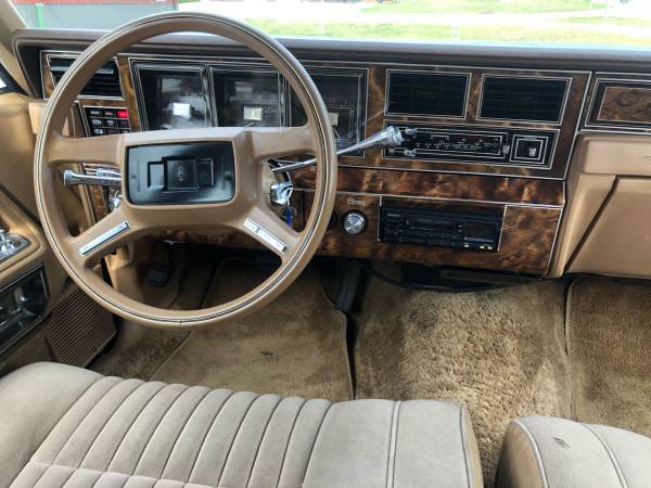 1983 Lincoln Town car - cars & trucks - by owner - vehicle... for sale in Bevington, IA – photo 7