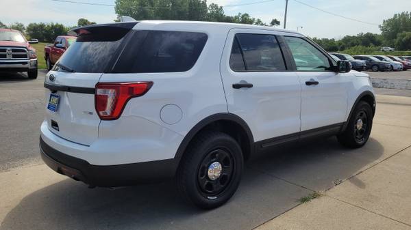 2017 Ford Police Interceptor POLICE INTERCEPTOR AWD hatchback White for sale in Pleasant Hill, IA – photo 6