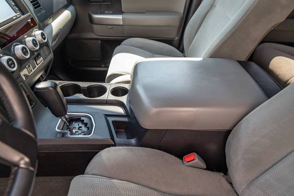 2019 Toyota Sequoia SR5 4x4 8 Passenger With Navigation and Moonroof for sale in Sacramento , CA – photo 11