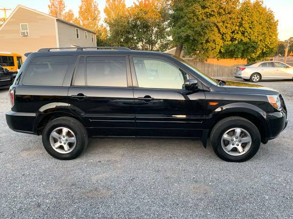 2007 HONDA PILOT EX-L (CLEAN CARFAX, 4X4, 3RD ROW, NEW TIRES) for sale in Islip, NY – photo 4