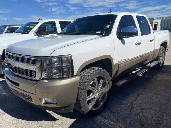 *LOW MILES* 2013 CHEVY SILVERADO 1500 LT 4X4 SOUTHERN COMFORT... for sale in Norman, OK