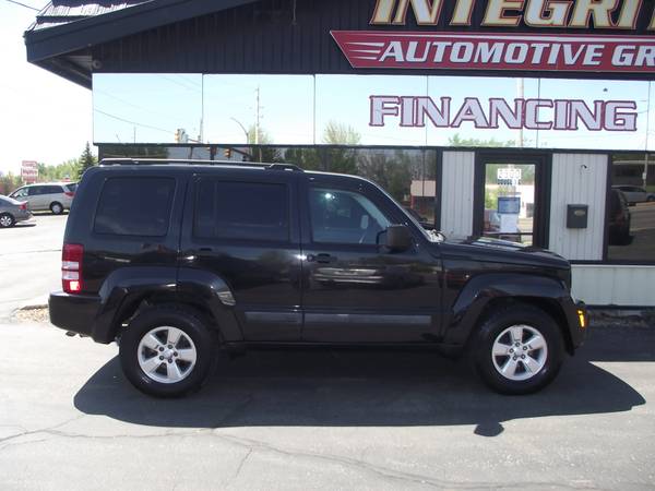 2011 Jeep Liberty Sport 4x4 Clean CarFax DVD - - by for sale in Des Moines, IA – photo 2
