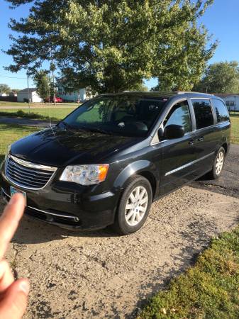 2013 Chrysler Town and Country for sale in West Alexandria, OH – photo 3