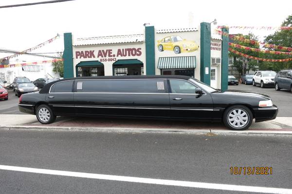 2005 Lincoln Town Car-EXECUTIVE LIMO - - by dealer for sale in Collingswood, NJ – photo 2