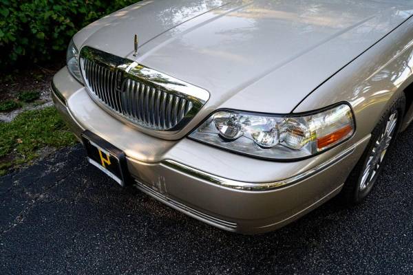2008 Lincoln Town Car Signature Limited 4dr Sedan - CALL or TEXT... for sale in Sarasota, FL – photo 15