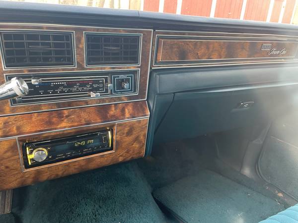 1983 Lincoln Town Car for sale in Bloomfield, CT – photo 5
