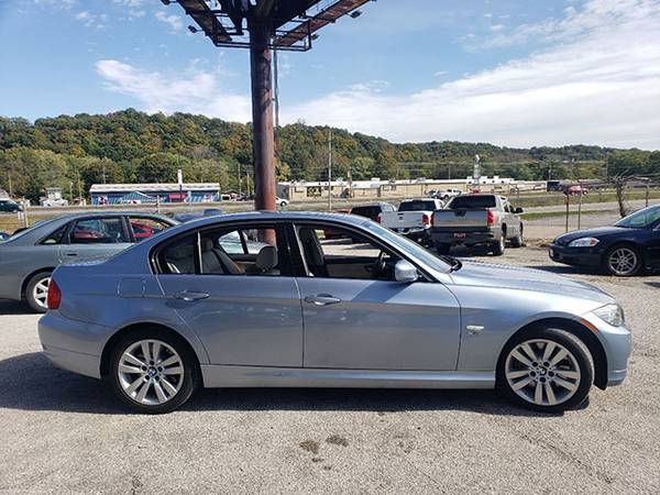 2011 BMW 3 Series 335i xDrive - - by dealer - vehicle for sale in Fenton, MO – photo 4