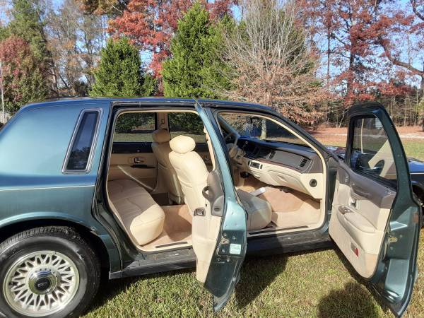 1996 Lincoln Town Car - cars & trucks - by owner - vehicle... for sale in Abbeville, SC – photo 5