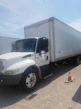 2002 International Box Truck 26FT W/LIFT GATE12k for sale in Fort Worth, TX – photo 2
