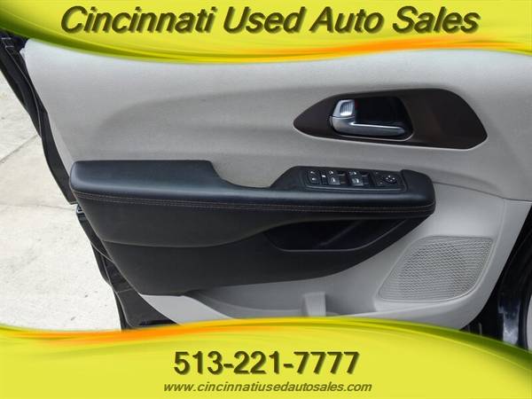 2017 Chrysler Pacifica Touring-L 3 6L V6 FWD - - by for sale in Cincinnati, OH – photo 16
