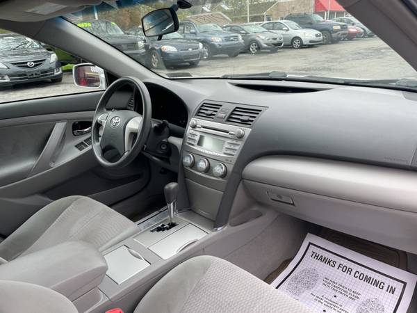 2011 Toyota Camry LE 6-Spd AT - - by dealer - vehicle for sale in York, PA – photo 17