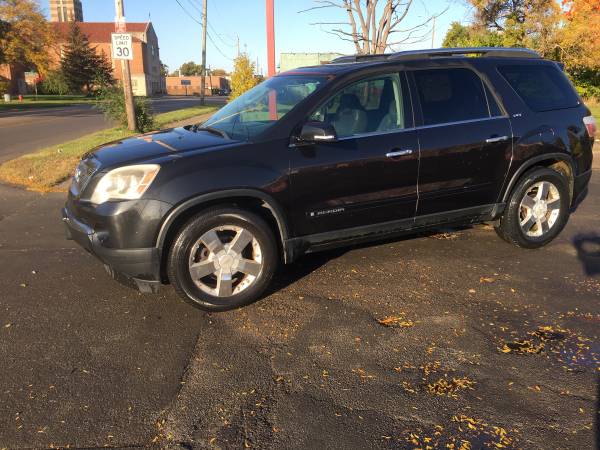 08 GMC Acadia-clean, leather, no issues, cd with aux for sale in detroit metro, MI