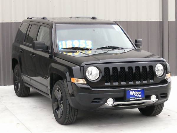 2017 Jeep Patriot High ALT-4X4! Heated Leather! Nav! Remote Start! -... for sale in Silvis, IA – photo 4