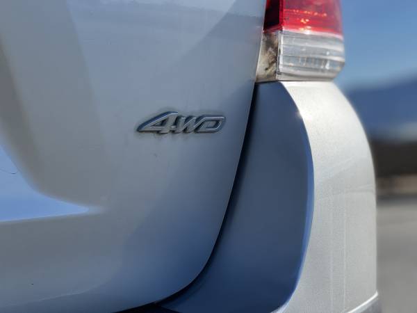 2012 Toyota Highlander SE suv Classic Silver Metallic - cars & for sale in Salinas, CA – photo 14