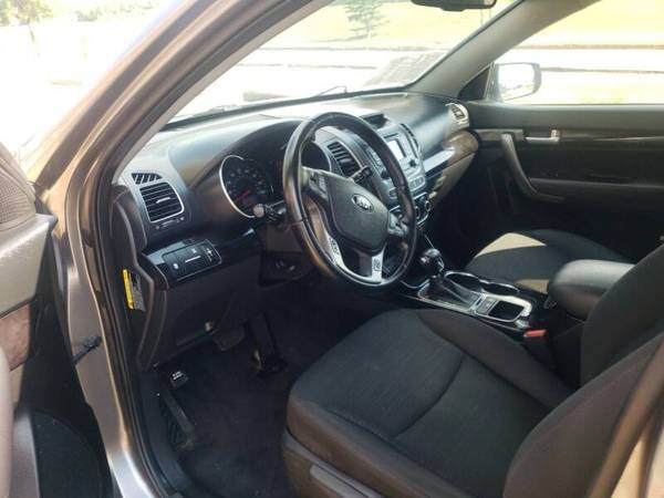 2014 Kia Sorento LX AWD 4dr SUV 104057 Miles - cars & trucks - by... for sale in Portage, WI – photo 9