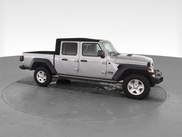 2020 Jeep Gladiator Sport S Pickup 4D 5 ft pickup Silver - FINANCE -... for sale in South Bend, IN – photo 14