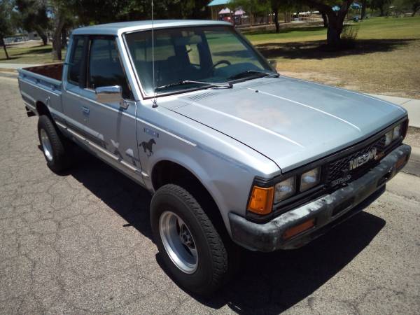 ***REDUCED*** 1984 Nissan 720 4X4 King Cab Truck Deluxe Model for sale in Tucson, AZ