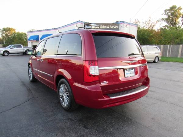 2013 Chrysler Town & Country Touring L for sale in Grayslake, IL – photo 4