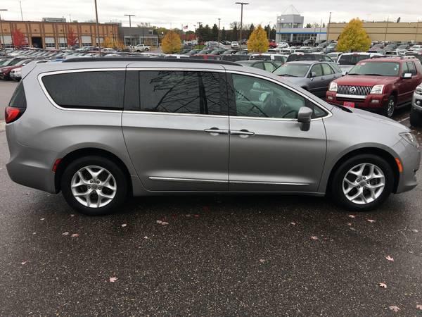 2017 Chrysler Pacifica Touring-L for sale in Eden Prairie, MN – photo 3