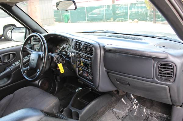 2004 GMC Sonoma Crew Cab 123 WB 4WD SLS - - by dealer for sale in Reno, NV – photo 19