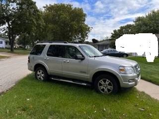 2008 Ford Explorer XLT 4WD - Runs Project Car - - by for sale in Muskegon, MI – photo 2