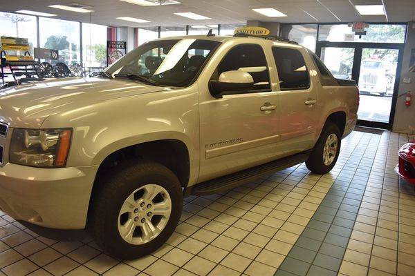 2007 Chevrolet Chevy Avalanche LTZ POOR CREDIT / WE CAN HELP!!TAX... for sale in TAMPA, FL – photo 2