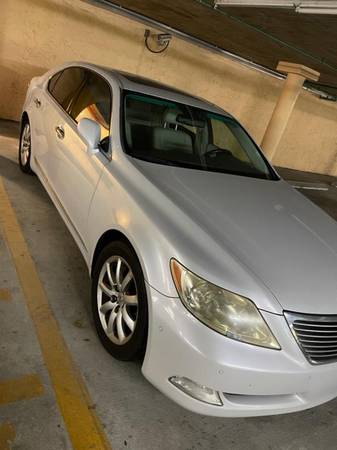 2008 Lexus LS 460 clean title asking 12, 000 O B O for sale in Miami, FL