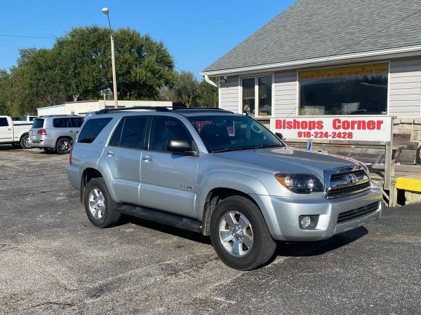 2008 Toyota 4Runner SR5 4x4 4dr SUV (4 0L V6) FREE CARFAX ON EVERY for sale in Sapulpa, OK – photo 2
