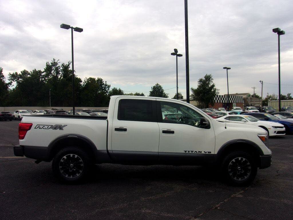 2018 Nissan Titan PRO-4X Crew Cab 4WD for sale in Bethany, OK – photo 3