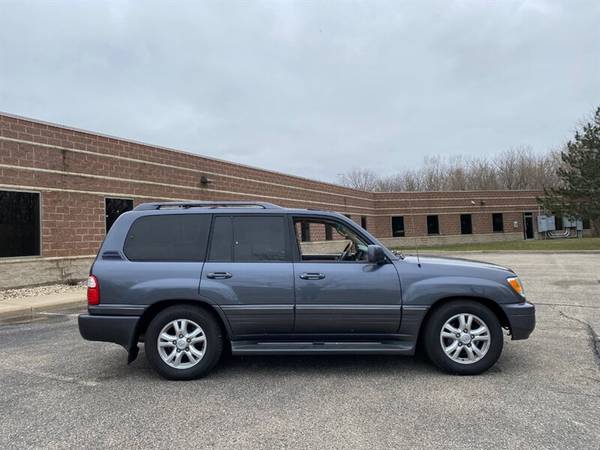 2005 Lexus LX 470: LOW MILES 4x4 Night Vision 3rd Row Seat for sale in Madison, WI – photo 4