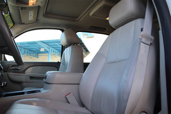 2014 Chevy Chevrolet Suburban 1500 LT suv Summit White for sale in Dublin, CA – photo 19