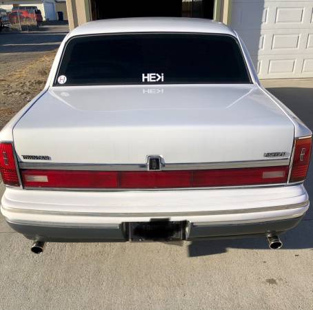 1994 Lincoln town Car Signature Series - cars & trucks - by owner -... for sale in LIVINGSTON, MT – photo 4