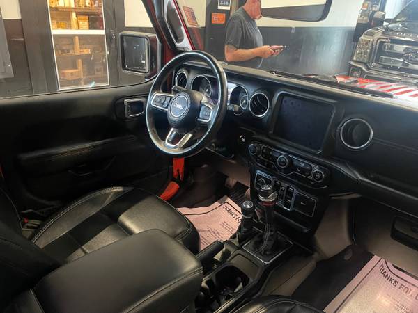 2018 Jeep Wrangler Unlimited Sahara 4x4 - - by dealer for sale in Manville, RI – photo 17