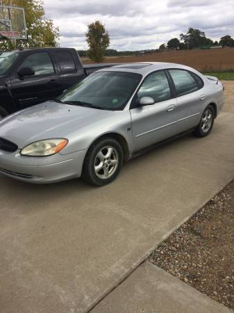 2002 ford taurus for sale in Mount Pleasant, MI